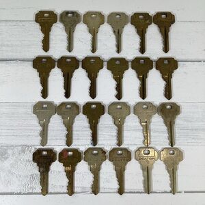 Lot 24 Vintage Brass Dexter Keys - Crafts Steampunk Collection Display Art